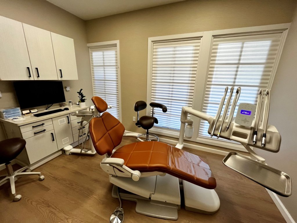 Treatment chair and room at Fountaingrove Dentistry
