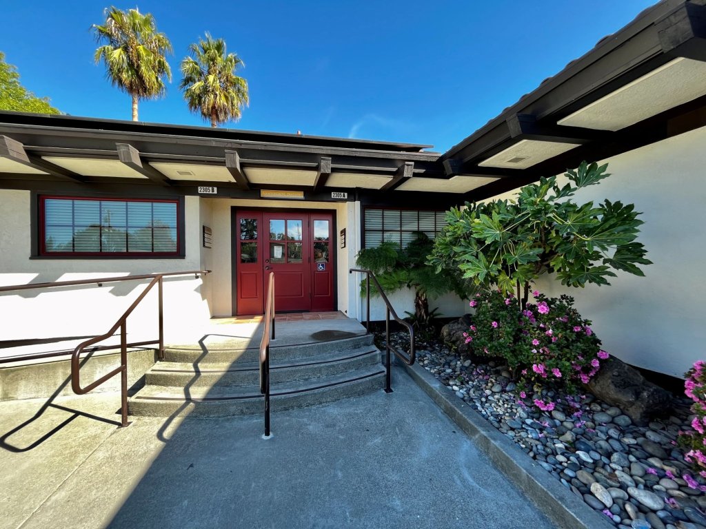 Photo of the Entrance of Fountaingrove Dentistry